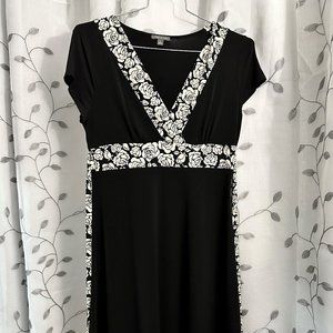 Apt.9 Black with Floral Trim Size Large